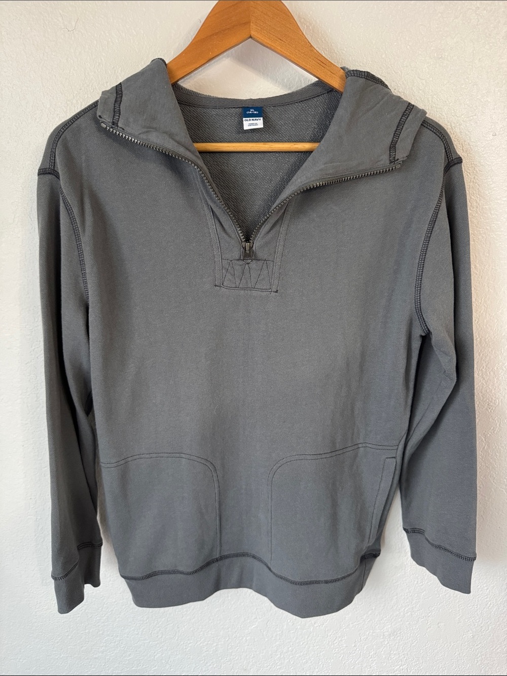 Boys Old Navy Pullover